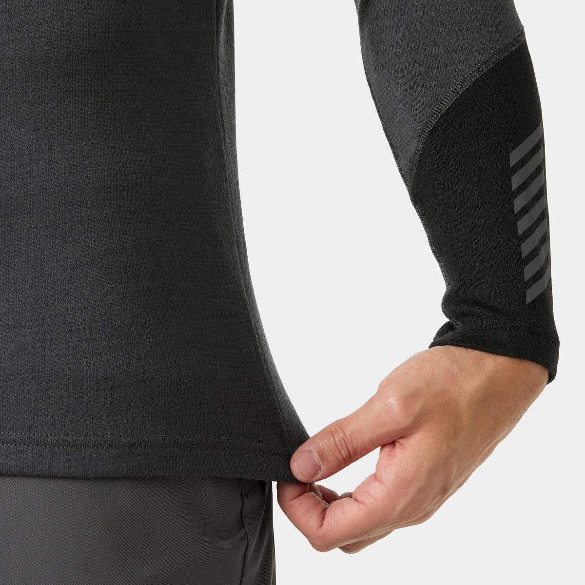 Helly Hansen Lifa Merino Midweight Crew in Thunder Grey, detail