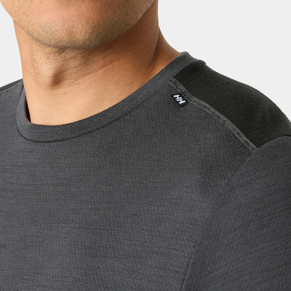 Helly Hansen Lifa Merino Midweight Crew in Thunder Grey, detail