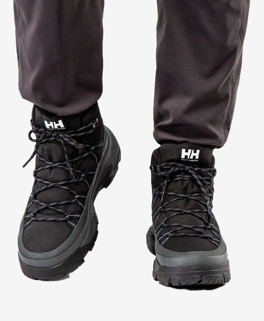 Helly Hansen Mens Keystone Boots in Black / Ebony, on-body view