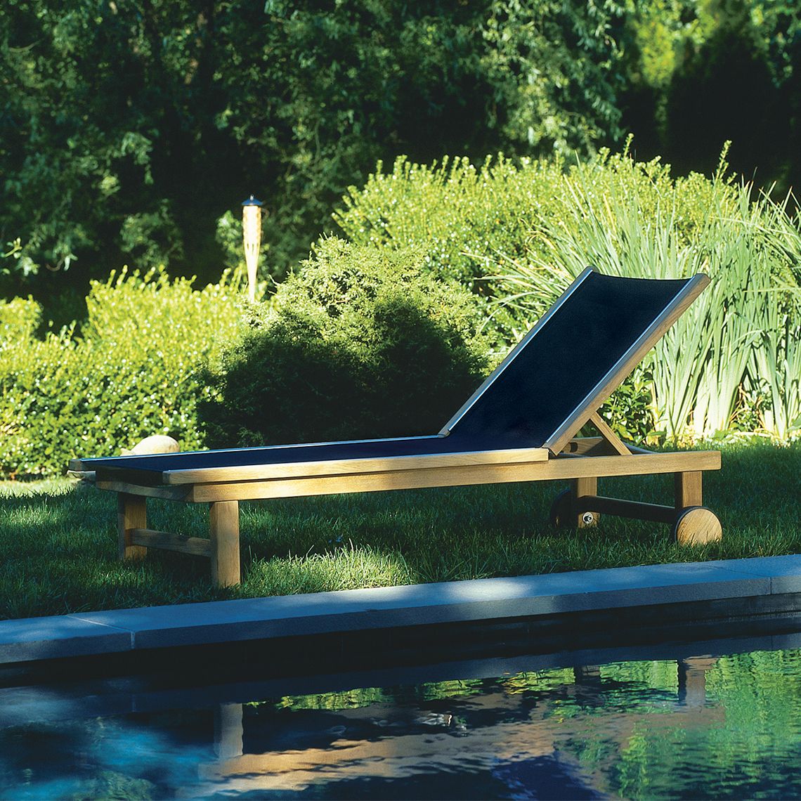 Kingsley Bate St. Tropez Chaise Blue